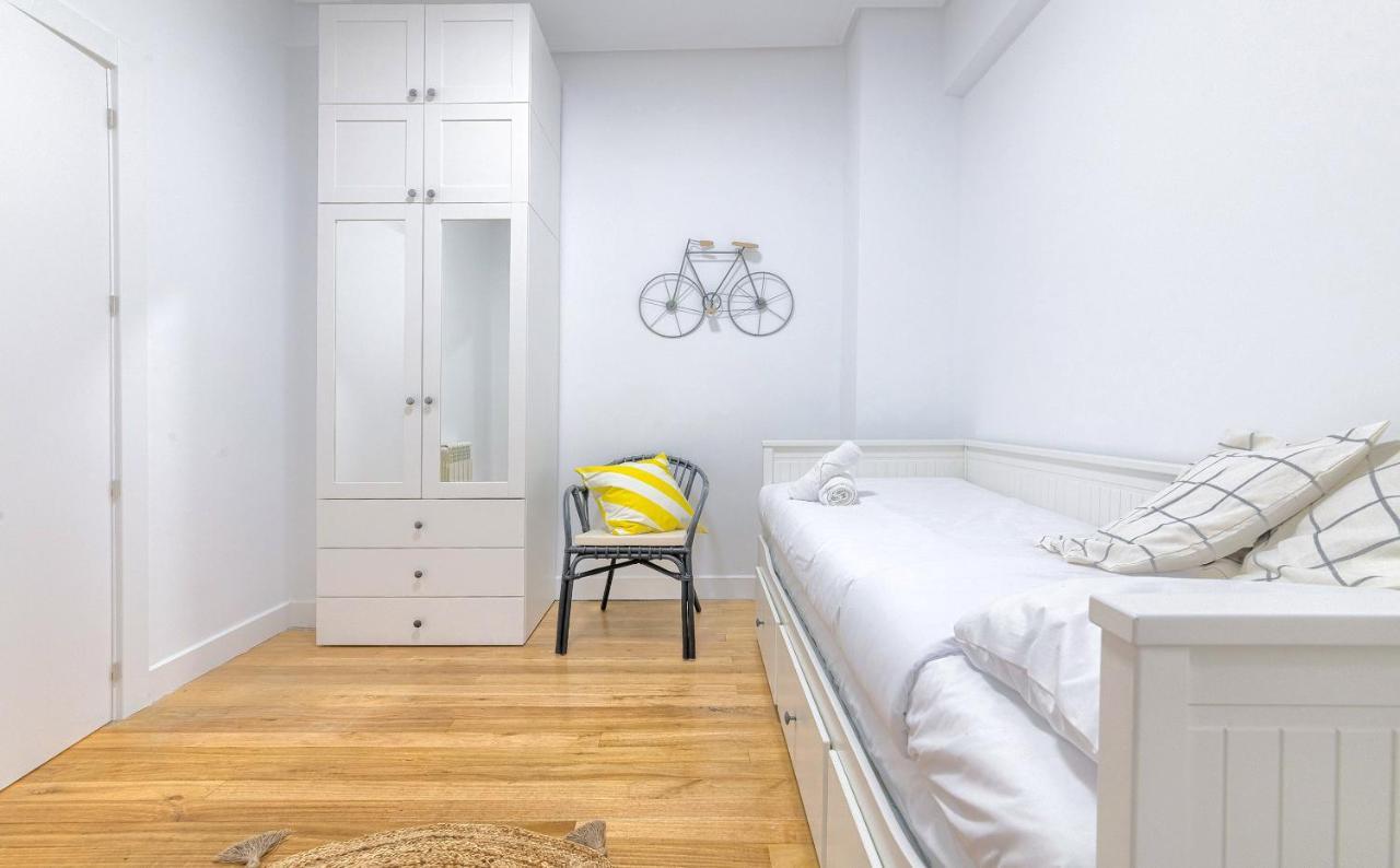 Apartamento Iturribide Hogar Moderno Junto Al Metro Bilbao Exterior foto