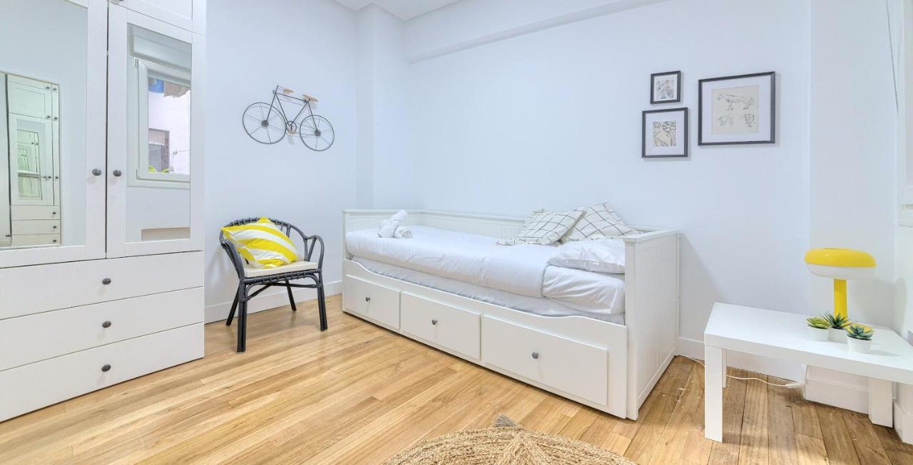 Apartamento Iturribide Hogar Moderno Junto Al Metro Bilbao Exterior foto